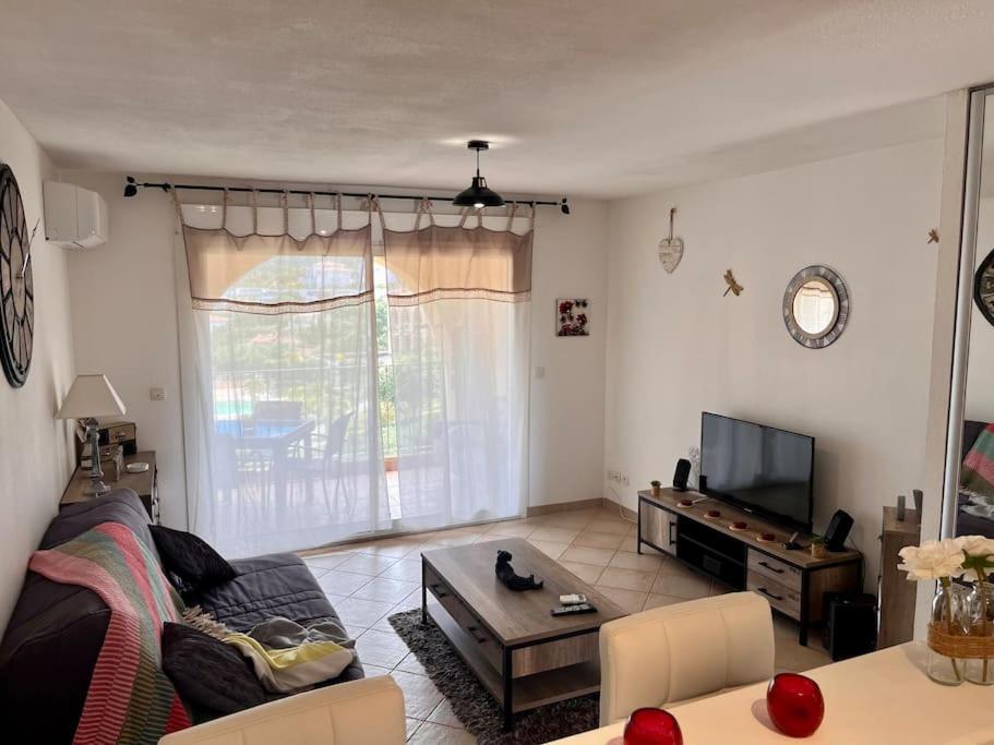 Joli Studio Tout Confort Proche Toutes Commodites Dans Residence Calme Л'Иль-Рус Экстерьер фото