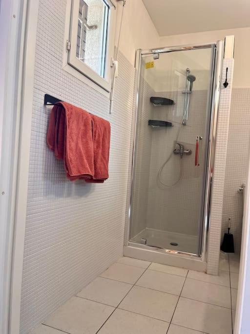 Joli Studio Tout Confort Proche Toutes Commodites Dans Residence Calme Л'Иль-Рус Экстерьер фото
