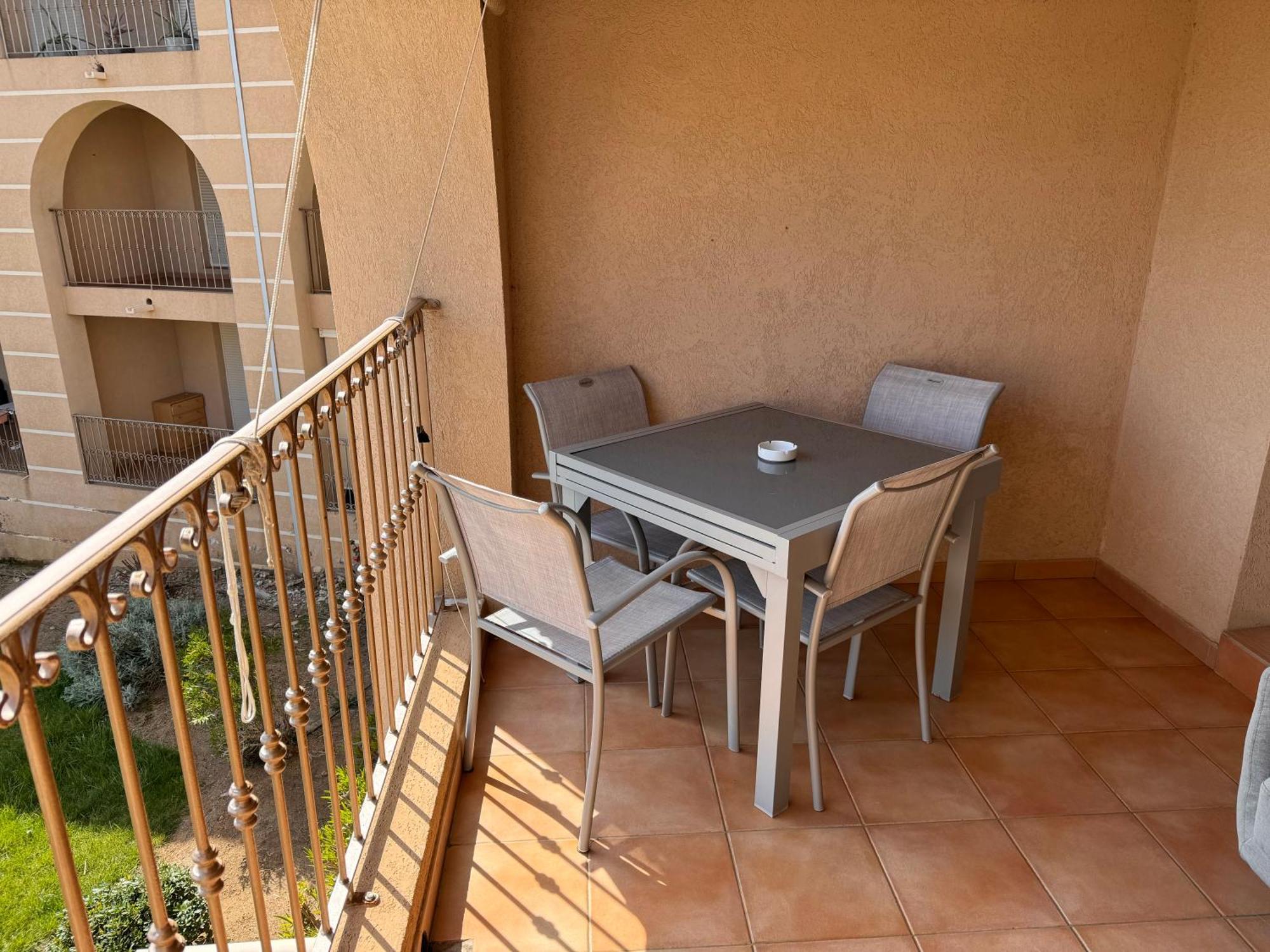 Joli Studio Tout Confort Proche Toutes Commodites Dans Residence Calme Л'Иль-Рус Экстерьер фото